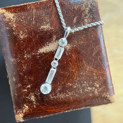 Art Deco 18ct Gold & Diamond Pendant