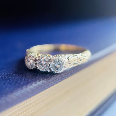 Vintage 14ct Gold & Diamond Ring