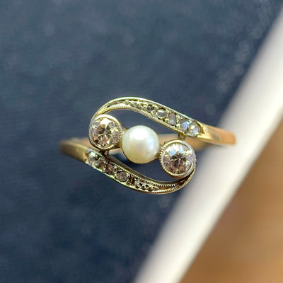 Art Nouveau 18ct Gold Cross Over Ring